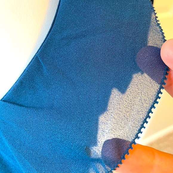 Gap Ruffle Top - Picture 3 of 8